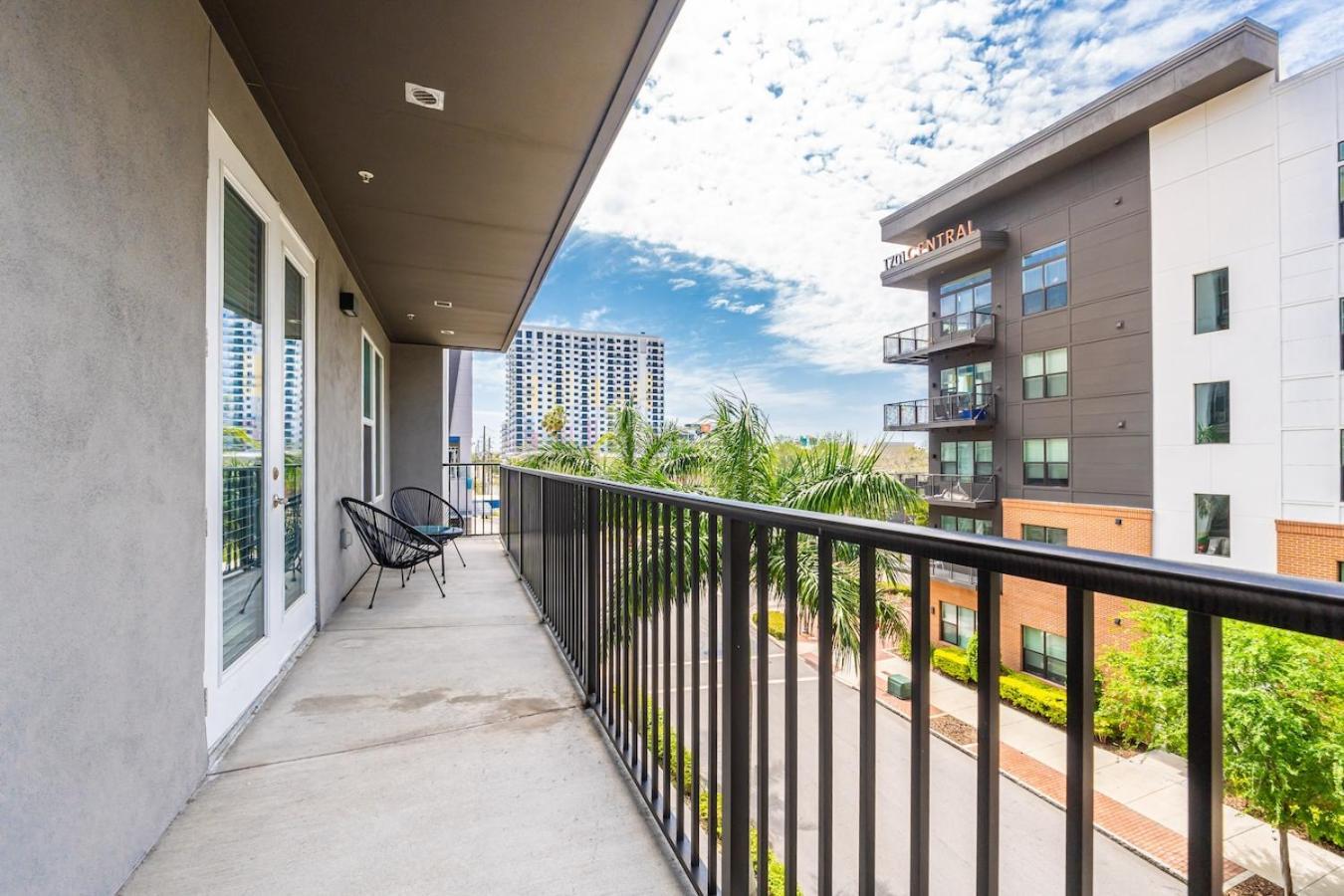 Tropicana Field 2 Bed In Dwtwn With Free Parking Lejlighed Saint Petersburg Eksteriør billede