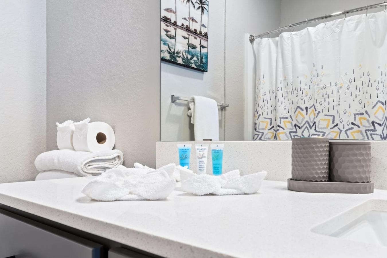Tropicana Field 2 Bed In Dwtwn With Free Parking Lejlighed Saint Petersburg Eksteriør billede