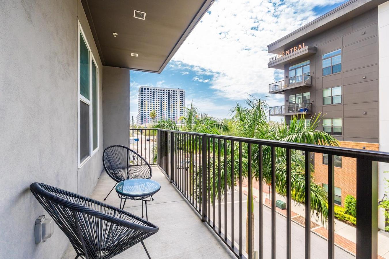 Tropicana Field 2 Bed In Dwtwn With Free Parking Lejlighed Saint Petersburg Eksteriør billede