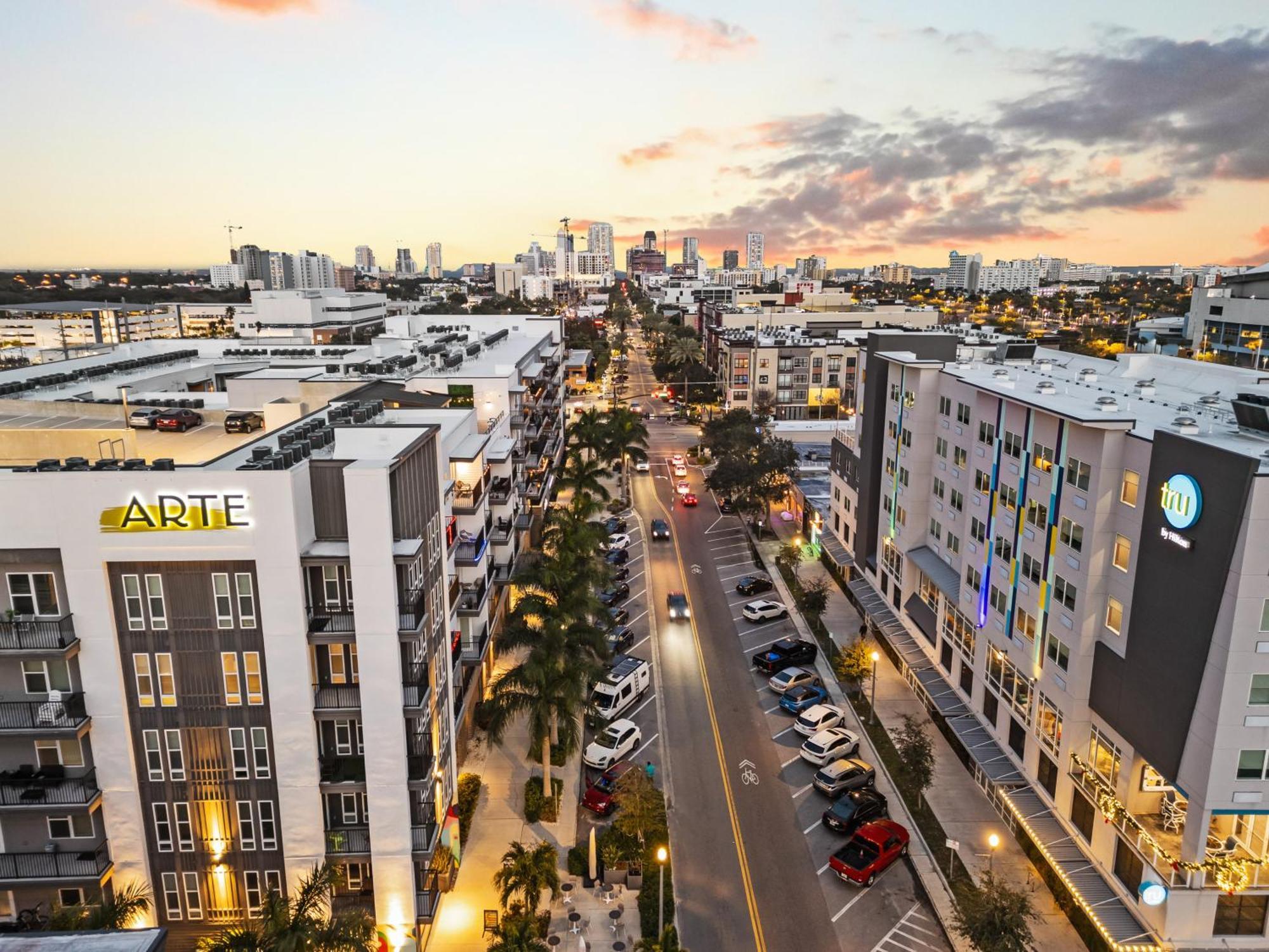 Tropicana Field 2 Bed In Dwtwn With Free Parking Lejlighed Saint Petersburg Eksteriør billede