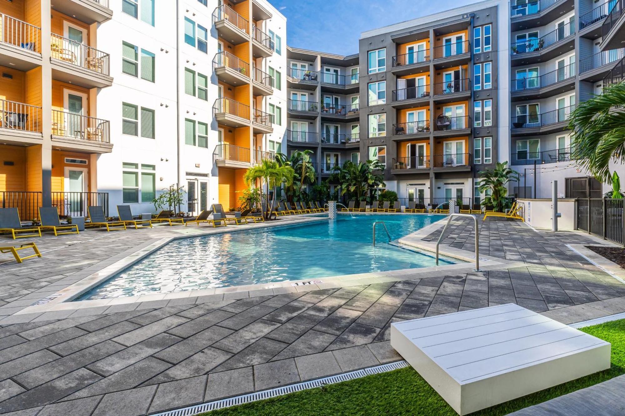 Tropicana Field 2 Bed In Dwtwn With Free Parking Lejlighed Saint Petersburg Eksteriør billede